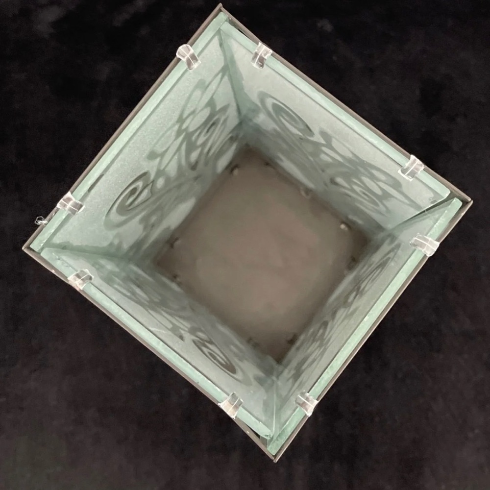 EUC Candle Holder/Frosted Glass - Picture 3 of 5